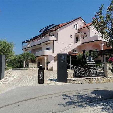 Apartmani Simon 洛帕 外观 照片