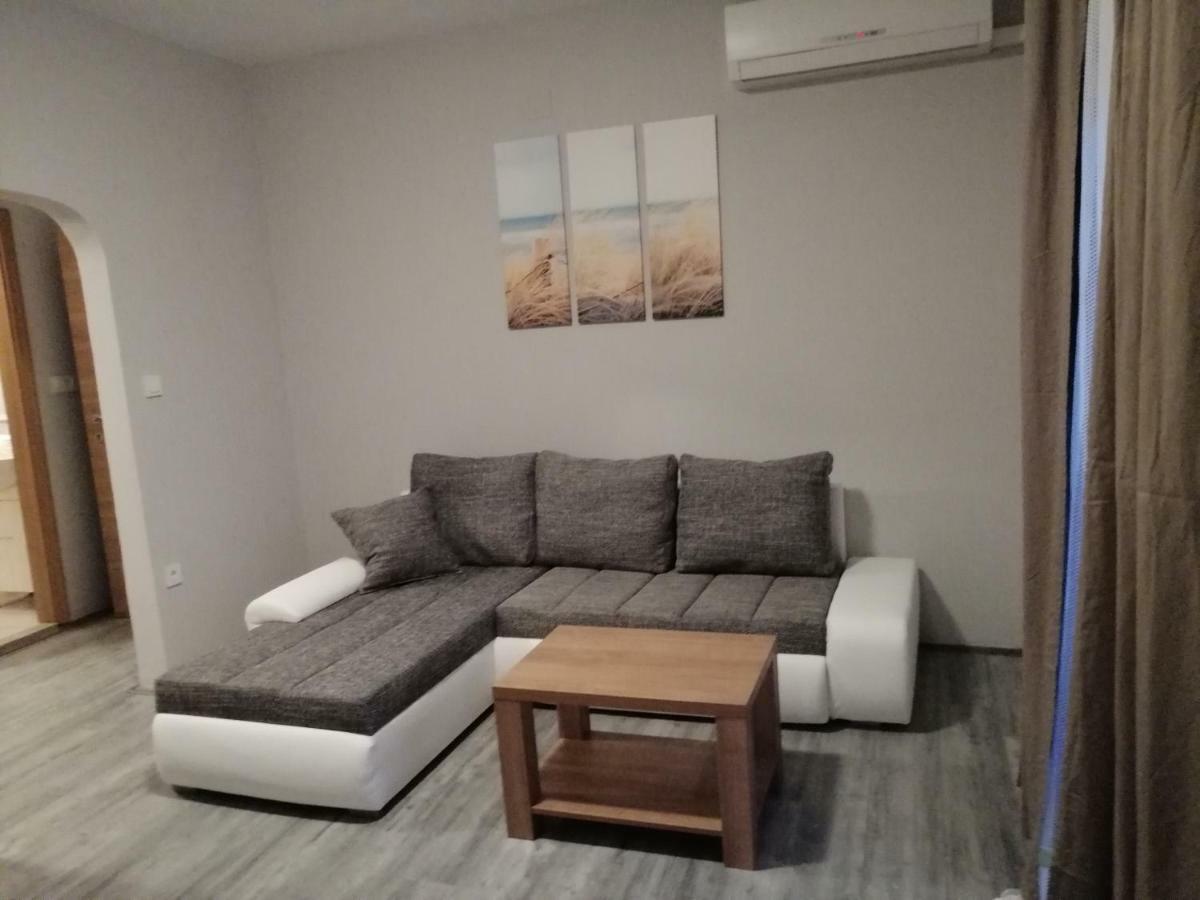 Apartmani Simon 洛帕 外观 照片
