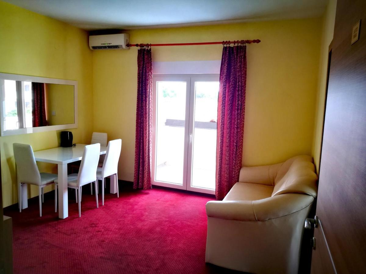 Apartmani Simon 洛帕 外观 照片